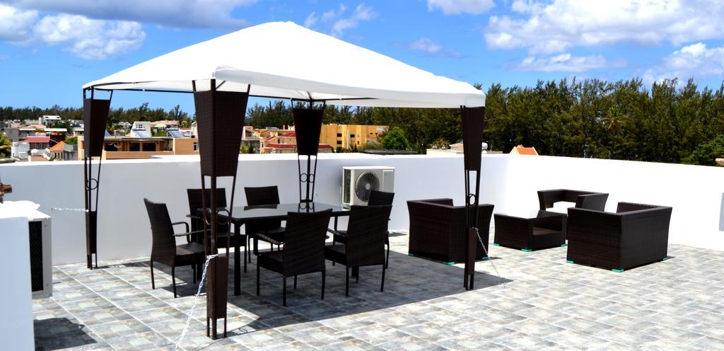 Flic En Flac Beach Penthouse エクステリア 写真