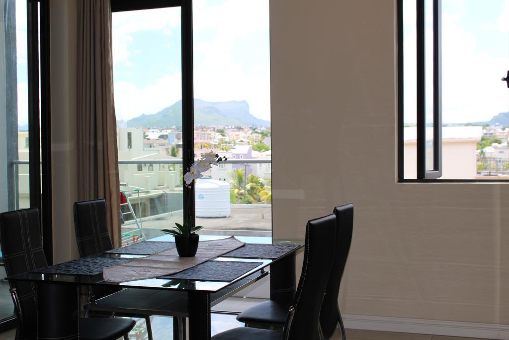 Flic En Flac Beach Penthouse エクステリア 写真